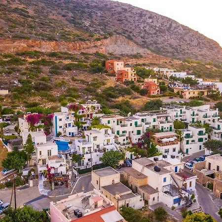 For A Pleasant In A Beautiful Complex With Shared Pool And Ac Херсониссос