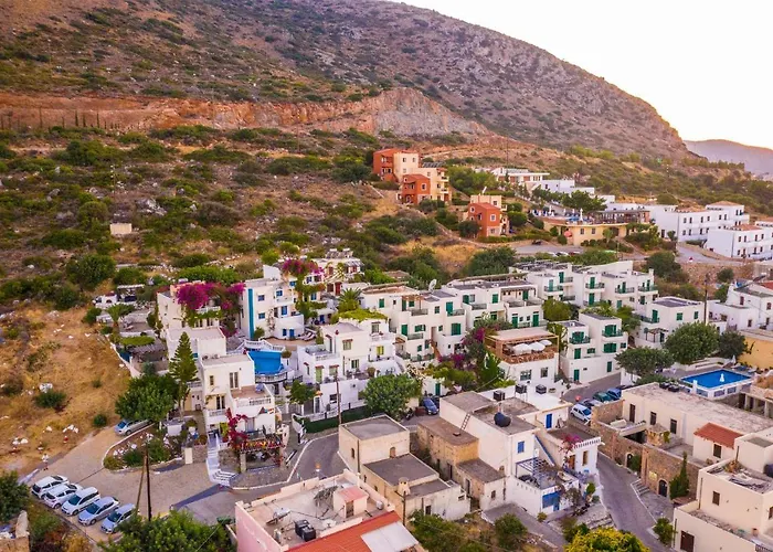 For A Pleasant In A Beautiful Complex With Shared Pool And Ac Hersónissos